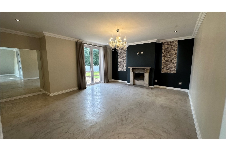 To Let 4 Bedroom Property for Rent in Val De Vie Estate Western Cape